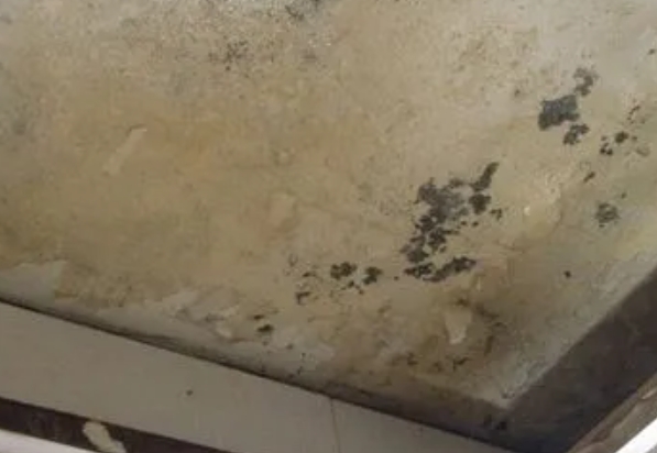 东洲阳台漏水维修公司分享下东洲卫生间渗水维修需要注意哪些问题。